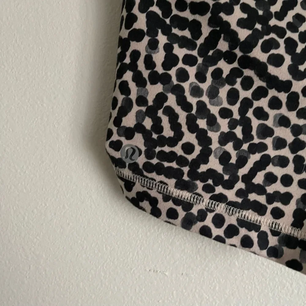 Lululemon Y2K‎ Liberty Leopard Print Women's Shorts - Picture 8 of 10